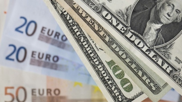 В МИД России заявили об уходе от "токсичных" долларов и евро