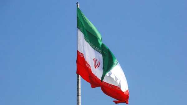 Иран подписал меморандум о поставках в РФ автомобилей на $300 млн